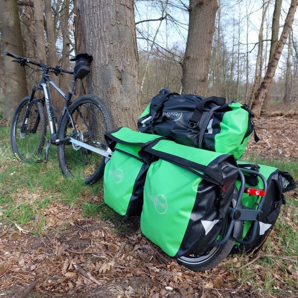 Fietsaanhanger Followwheel in het bos